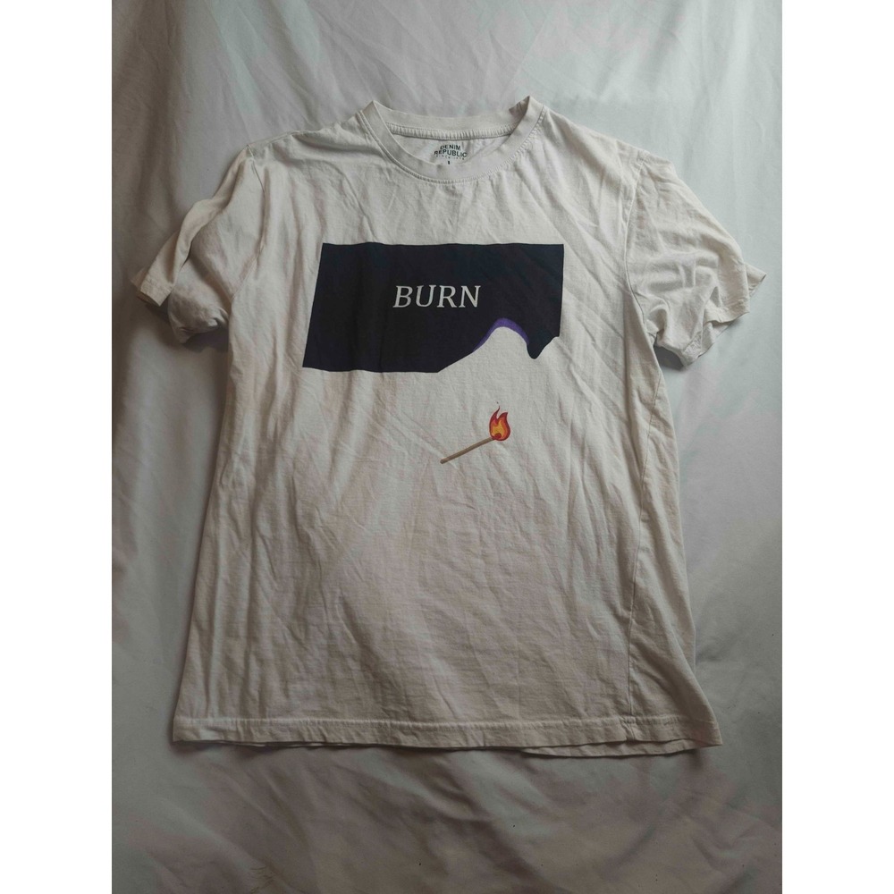 Denim Republic Graphic T Shirt Mens Large White Burn Match Streetwear Urban
